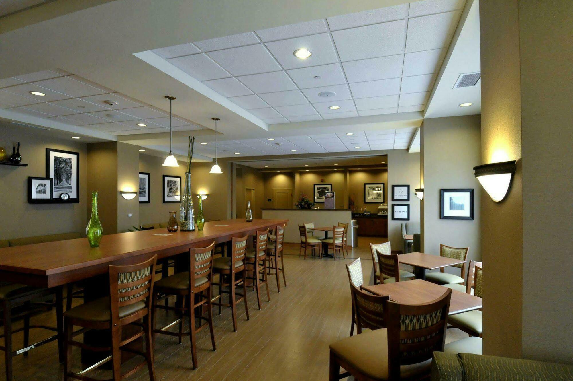 แฮมป์ตัน อินน์ นาชัว Nashua ร้านอาหาร รูปภาพ